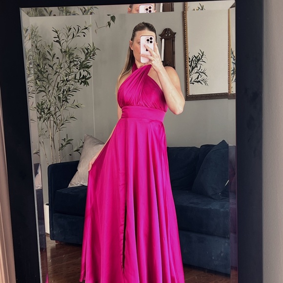Elegant Fuchsia Evening Gown - Picture 6 of 12